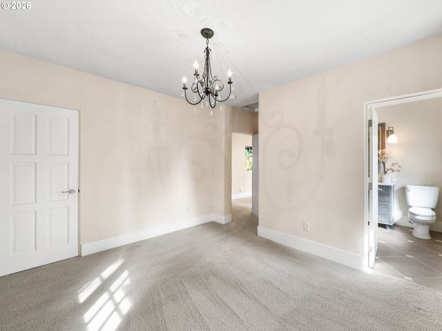 752 E Ave, Lake Oswego, OR 97034