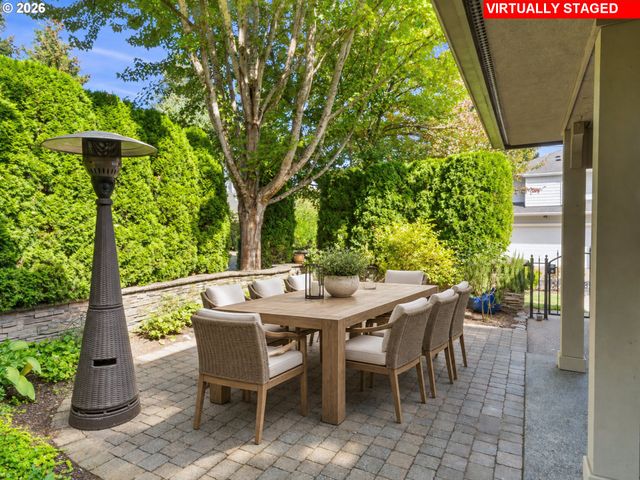 752 E Ave, Lake Oswego, OR 97034