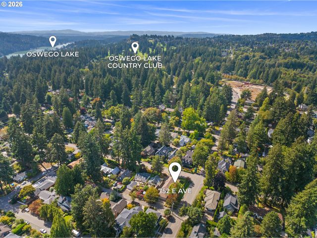 752 E Ave, Lake Oswego, OR 97034