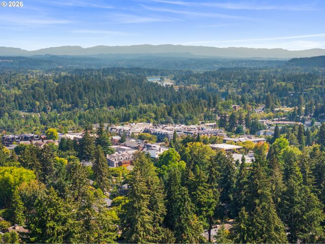 752 E Ave, Lake Oswego, OR 97034