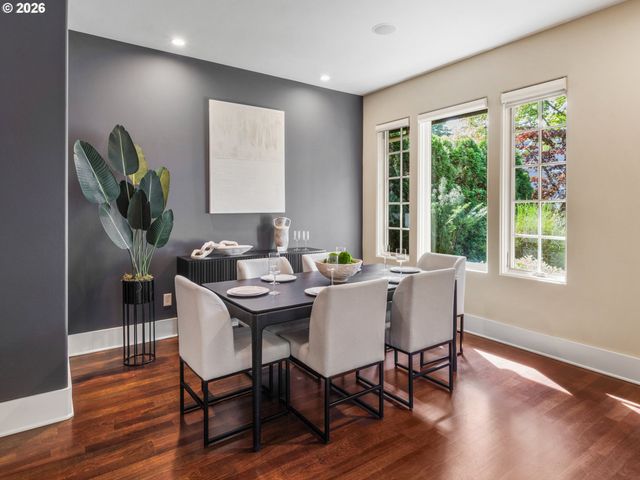 752 E Ave, Lake Oswego, OR 97034