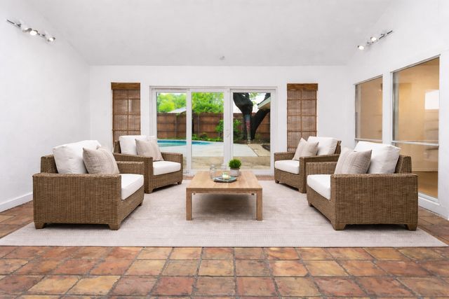 2012 Cross Bend Road, Plano, TX 75023