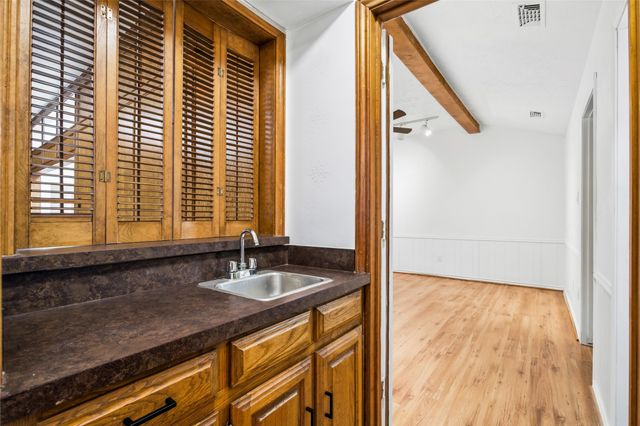 2012 Cross Bend Road, Plano, TX 75023