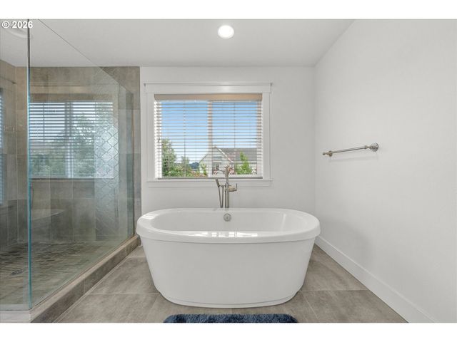 14985 Se NORTHERN HEIGHTS Dr, Happy Valley, OR 97086