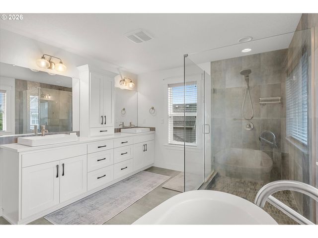 14985 Se NORTHERN HEIGHTS Dr, Happy Valley, OR 97086