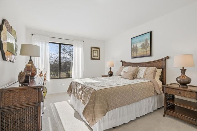 404 Shoreline Road 298, Lake Barrington, IL 60010