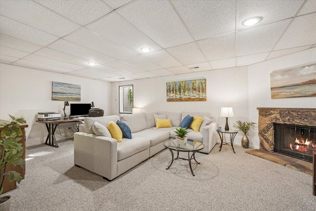 404 Shoreline Road 298, Lake Barrington, IL 60010