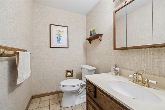 404 Shoreline Road 298, Lake Barrington, IL 60010