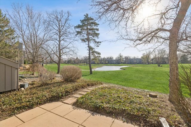 404 Shoreline Road 298, Lake Barrington, IL 60010