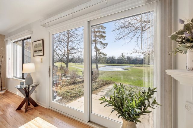 404 Shoreline Road 298, Lake Barrington, IL 60010