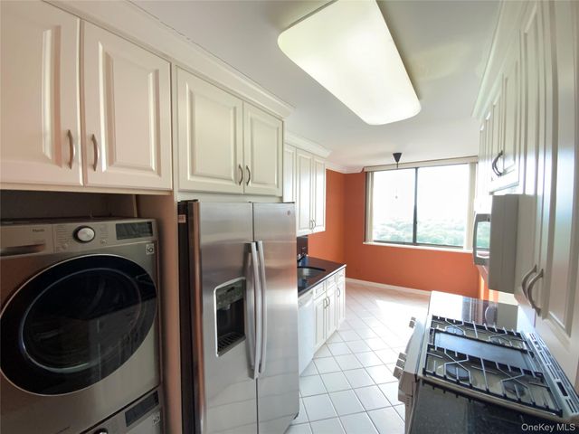 27010 Grand Central Parkway 28N, Floral Park, NY 11005