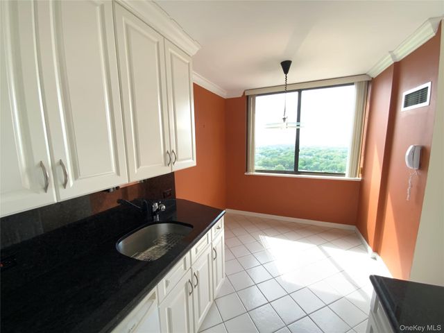 27010 Grand Central Parkway 28N, Floral Park, NY 11005