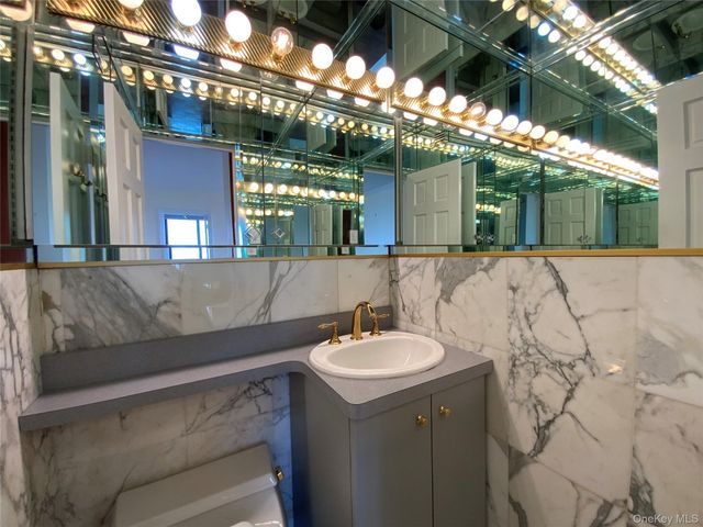 27010 Grand Central Parkway 28N, Floral Park, NY 11005