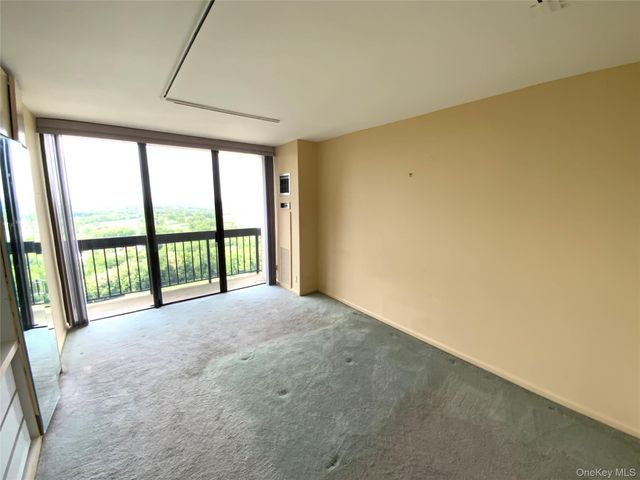 27010 Grand Central Parkway 28N, Floral Park, NY 11005