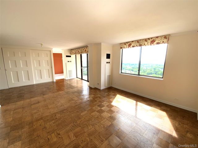 27010 Grand Central Parkway 28N, Floral Park, NY 11005