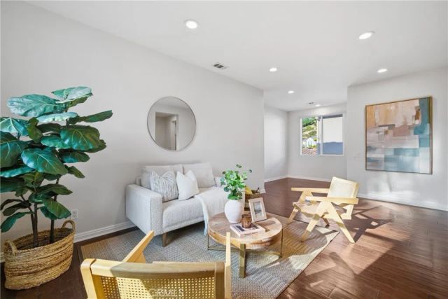 678 Milford Street, Los Angeles, CA 90042