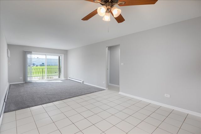 5740 East Avenue 2F, Countryside, IL 60525