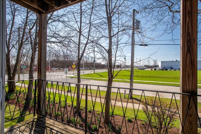 5740 East Avenue 2F, Countryside, IL 60525