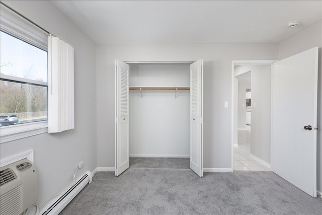 5740 East Avenue 2F, Countryside, IL 60525