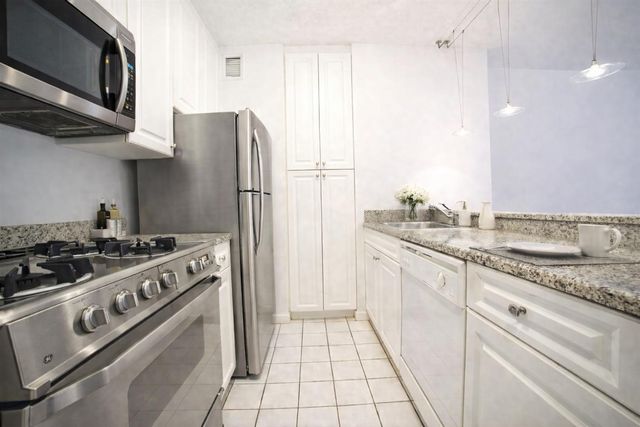 5 E 22nd St Apt 3M, New York City, NY 10010