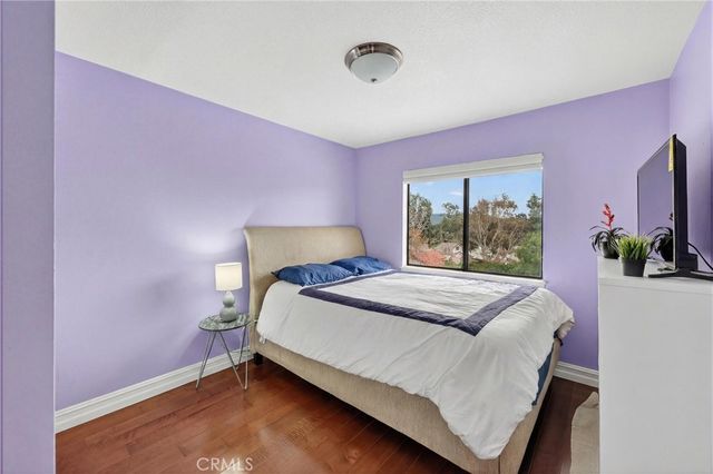 6800 Cedarbark Court, Oak Park, CA 91377