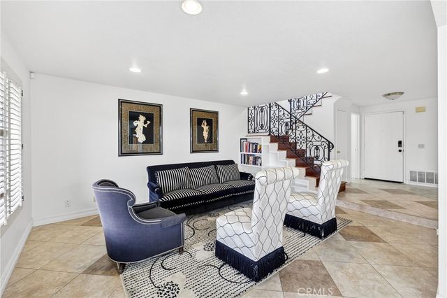 6800 Cedarbark Court, Oak Park, CA 91377