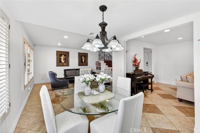 6800 Cedarbark Court, Oak Park, CA 91377