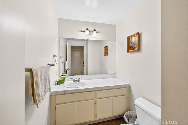 6800 Cedarbark Court, Oak Park, CA 91377