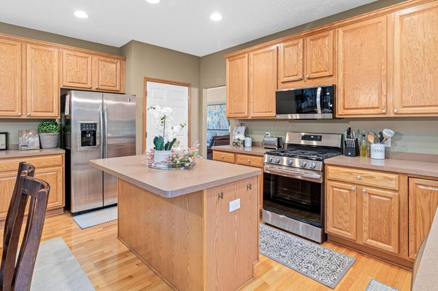 6995 Timber Ridge Drive S, Cottage Grove, MN 55016