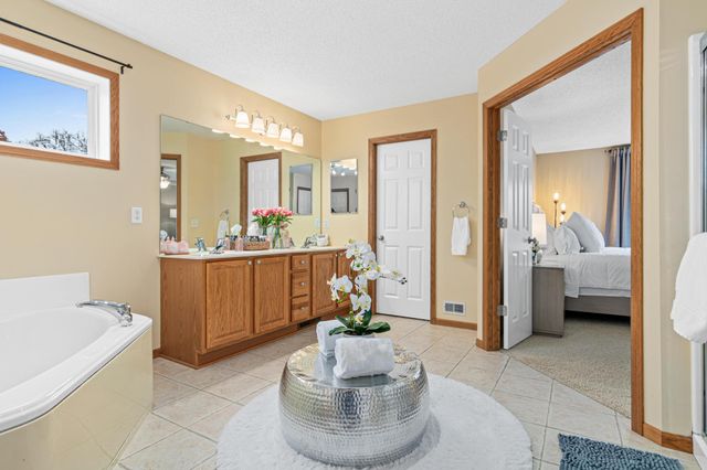 6995 Timber Ridge Drive S, Cottage Grove, MN 55016