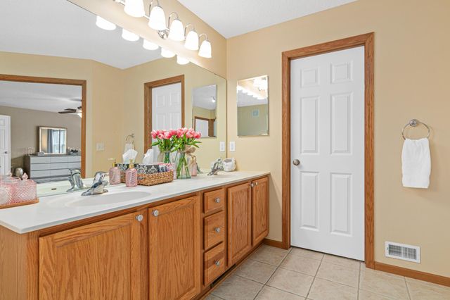 6995 Timber Ridge Drive S, Cottage Grove, MN 55016