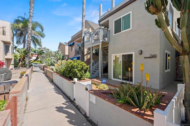 749 Zanzibar Ct, San Diego, CA 92109