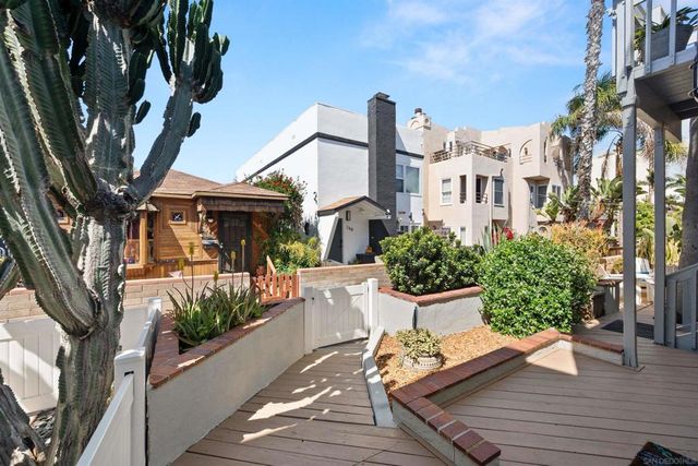 749 Zanzibar Ct, San Diego, CA 92109