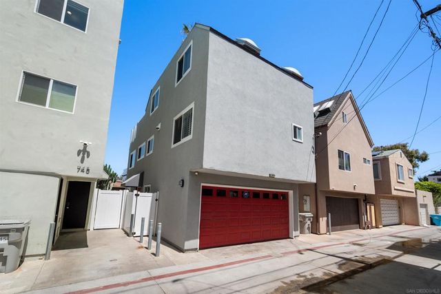 749 Zanzibar Ct, San Diego, CA 92109