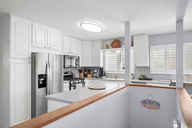749 Zanzibar Ct, San Diego, CA 92109