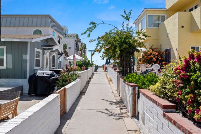 749 Zanzibar Ct, San Diego, CA 92109