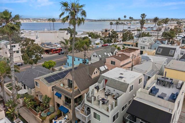 749 Zanzibar Ct, San Diego, CA 92109