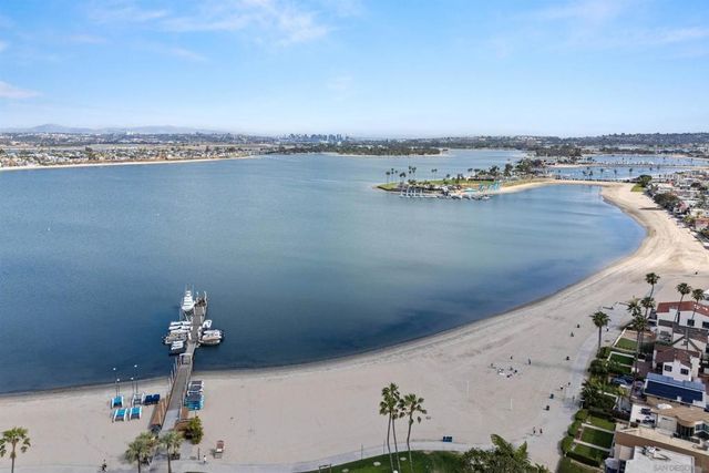 749 Zanzibar Ct, San Diego, CA 92109
