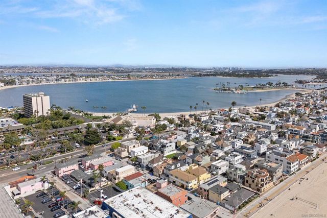 749 Zanzibar Ct, San Diego, CA 92109