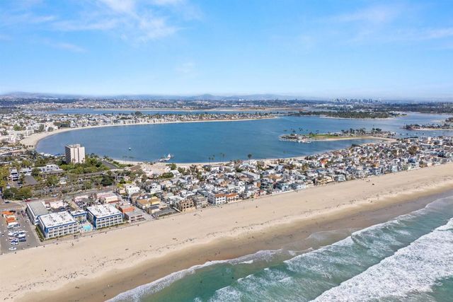 749 Zanzibar Ct, San Diego, CA 92109