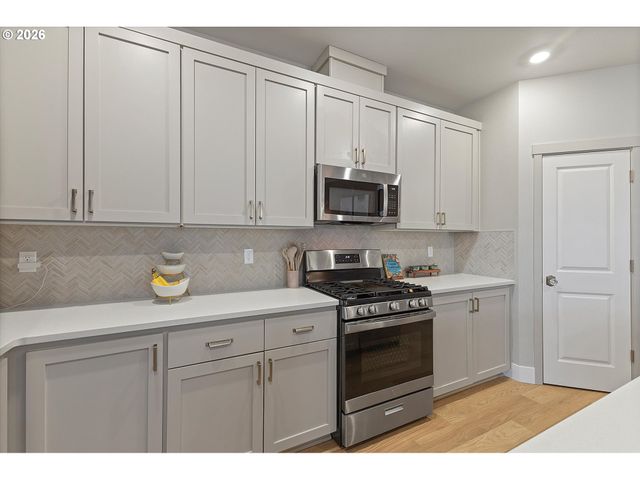 16542 Sw PERTH Rd, Portland, OR 97224