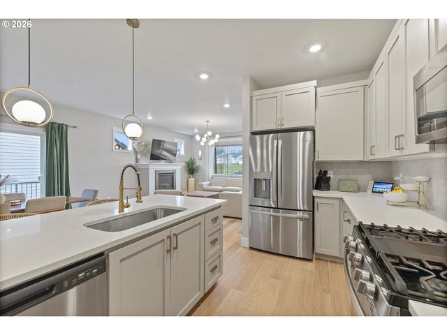 16542 Sw PERTH Rd, Portland, OR 97224