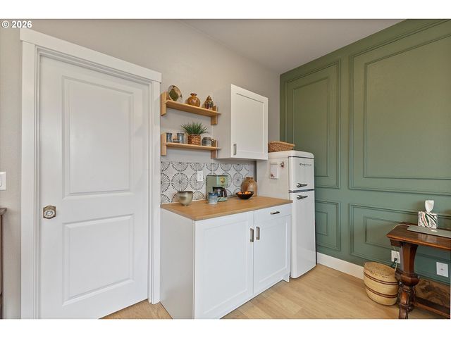 16542 Sw PERTH Rd, Portland, OR 97224