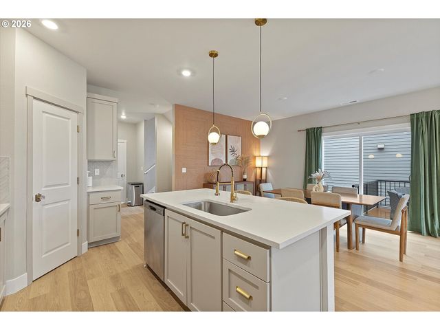 16542 Sw PERTH Rd, Portland, OR 97224