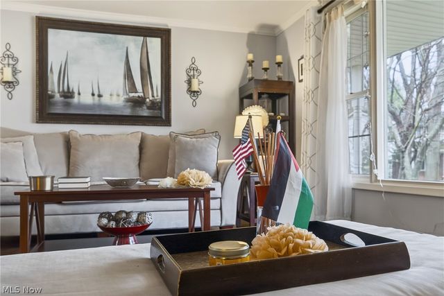 1044 Linden Lane, Lyndhurst, OH 44124