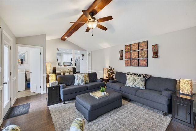 1044 Linden Lane, Lyndhurst, OH 44124