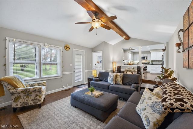 1044 Linden Lane, Lyndhurst, OH 44124