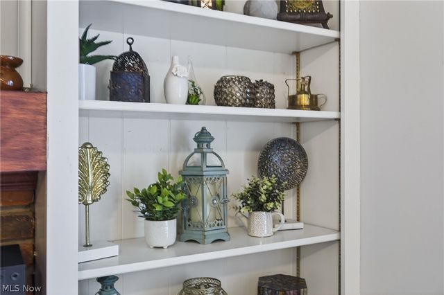 1044 Linden Lane, Lyndhurst, OH 44124