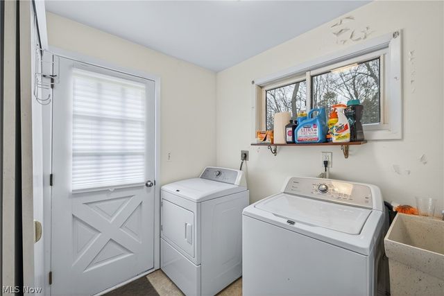 1044 Linden Lane, Lyndhurst, OH 44124