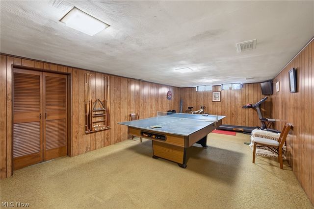 1044 Linden Lane, Lyndhurst, OH 44124